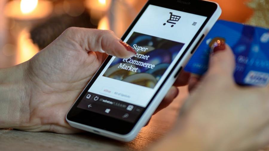 Communicating with online banking customers